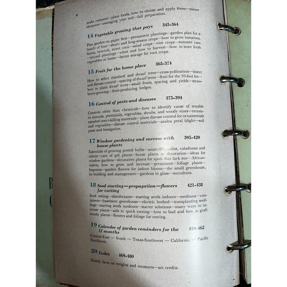 Vintage First Edition of Better Homes & Gardens Garden Book Copyright 1951 - Picture 9 of 9